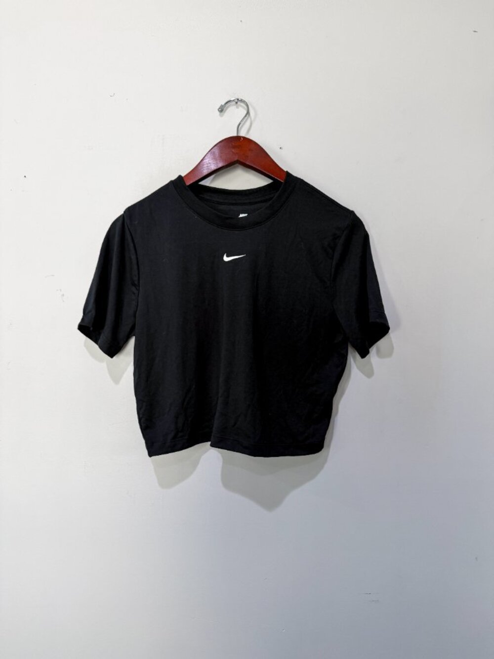 Nike Sportswear Essential Slim Cropped T-Shirt Black Women's M